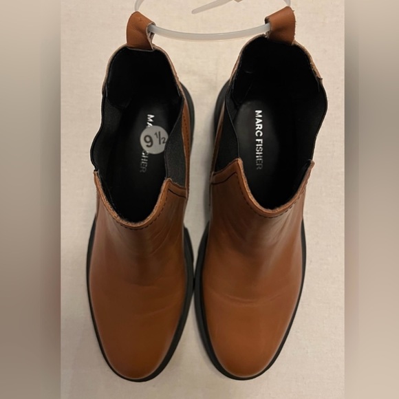 Marc Fisher Classic Tan/Carmel Leather Chelsea Boot - 9.5 - Picture 5 of 6